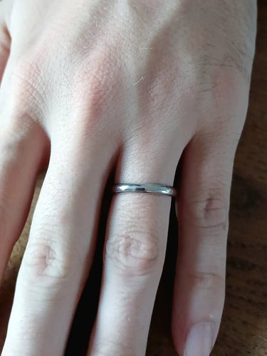 Bague 58 Alliance homme lisse en or blanc 18 carats 58 Facettes 2850/1