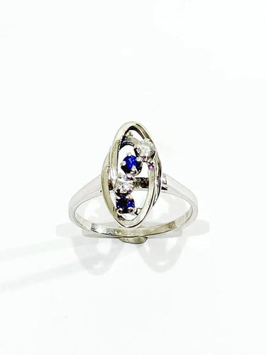 Bague 52 Bague en or blanc 18 carats avec diamants et saphirs 58 Facettes 1694/1