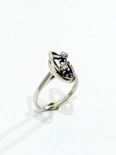 Bague 52 Bague en or blanc 18 carats avec diamants et saphirs 58 Facettes 1694/1