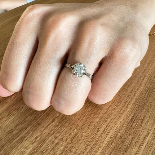 Bague 53 Bague solitaire en or blanc et diamant 0,45 ct 58 Facettes
