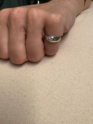 Bague 50 Bague dôme en or blanc 18 carats et diamant 58 Facettes
