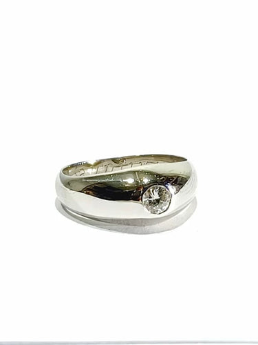 Bague 50 Bague dôme en or blanc 18 carats et diamant 58 Facettes