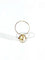 Bague 53.5 Bague en or jaune 18 carats et perle 58 Facettes