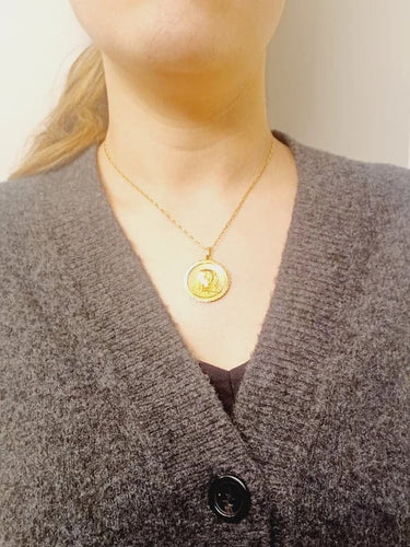 Pendentif Emile Dropsy - Médaille Vierge en or jaune 18 carats 58 Facettes