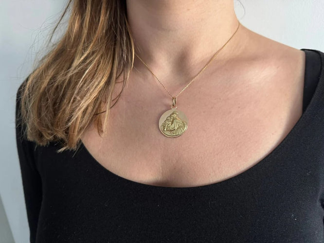 869a9e7a-fbea-42d9-5c64-c59cdf81f200