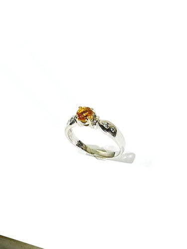 Bague 57 Bague en or blanc 18 carats avec citrine et diamants 58 Facettes