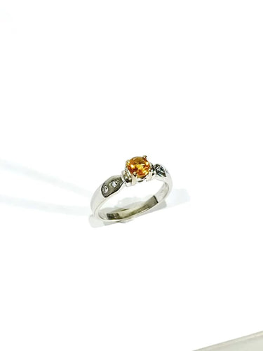 Bague 57 Bague en or blanc 18 carats avec citrine et diamants 58 Facettes