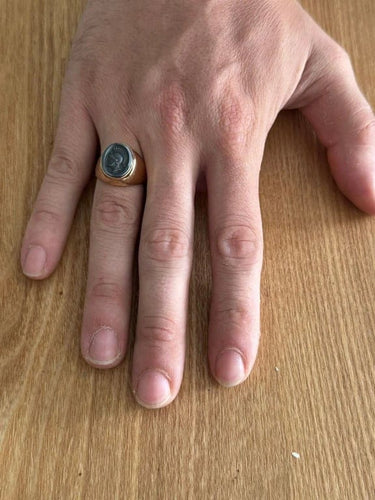 Bague 61 Bague intaille en or jaune 18 carats et hématite 58 Facettes