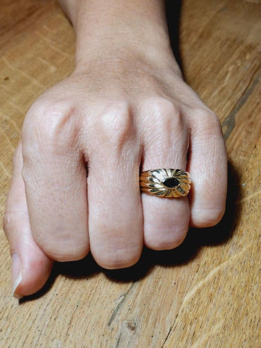 Bague 54 Bague saphir et diamants en or jaune 18 carats 58 Facettes