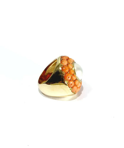Bague 50.5 Bague en or jaune 18 carats avec perle et corail 58 Facettes