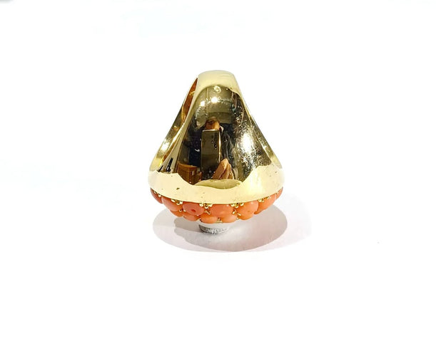 Bague 50.5 Bague en or jaune 18 carats avec perle et corail 58 Facettes