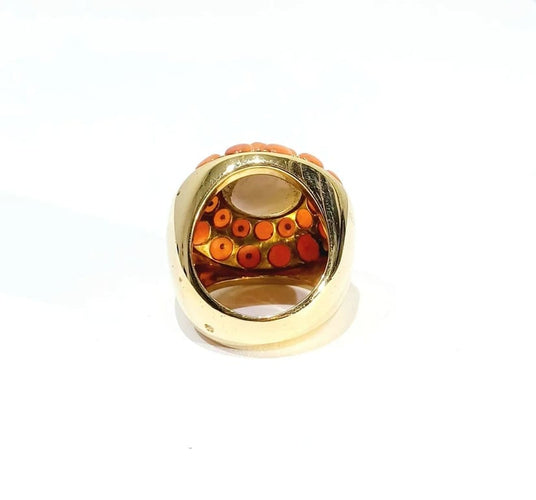 Bague 50.5 Bague en or jaune 18 carats avec perles de corail 58 Facettes