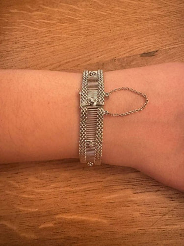 Bracelet Bracelet en or blanc ajouré avec diamants taille brillant 58 Facettes