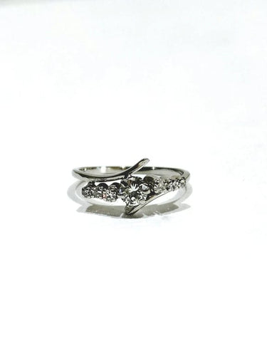 Bague 53.5 Bague en or blanc et diamants 0,36 ct 58 Facettes