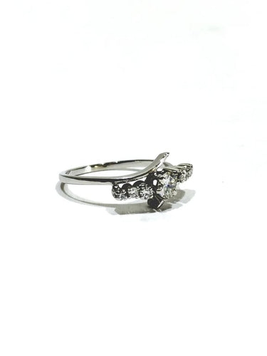 Bague 53.5 Bague en or blanc et diamants 0,36 ct 58 Facettes