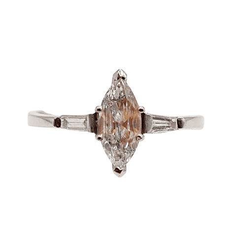 Bague 55 Bague solitaire en or blanc 18k avec diamants taille navette et baguettes 58 Facettes A06479