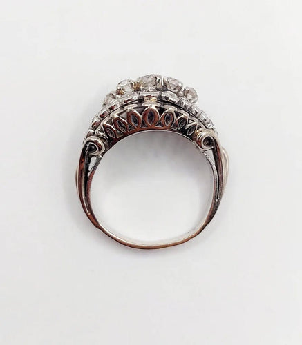Bague 53.5 Bague bombée Art déco en or blanc 18k et platine, diamants 58 Facettes A06454