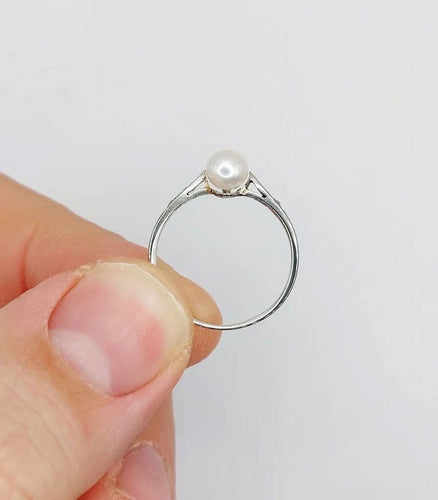 Bague 54.5 Bague Art déco en or blanc 18k avec perle et diamants taille rose 58 Facettes A00847