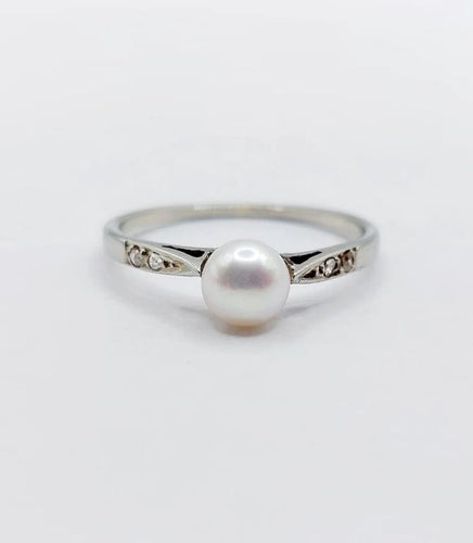 Bague 54.5 Bague Art déco en or blanc 18k avec perle et diamants taille rose 58 Facettes A00847