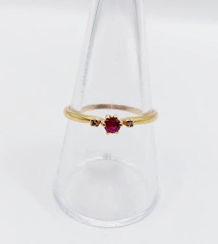 Bague 57 Bague vintage en or 18k, rubis et diamants 58 Facettes A06646