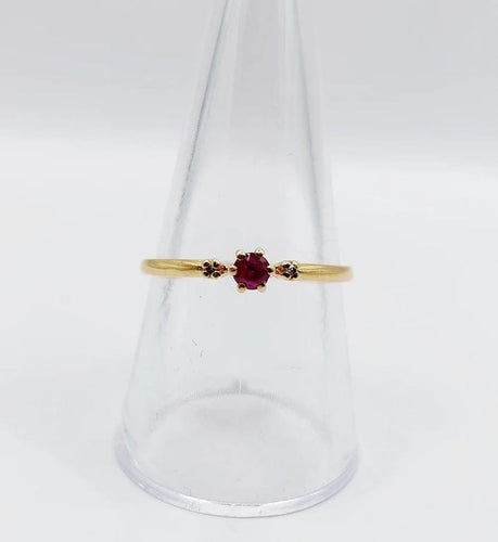 Bague 57.5 Bague vintage en or jaune 18k avec rubis et diamants 58 Facettes A06646