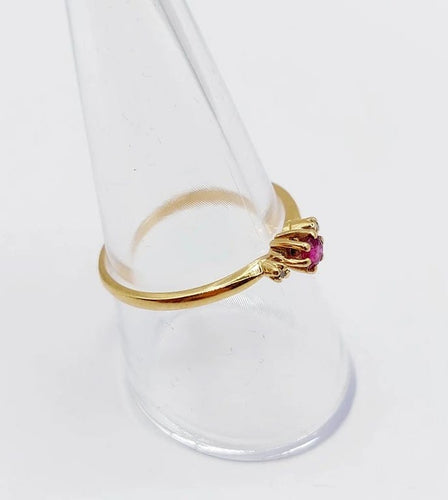 Bague 57.5 Bague vintage en or jaune 18k avec rubis et diamants 58 Facettes A06646