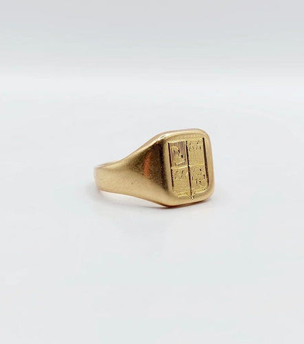 Bague 48 Chevalière antique en or 18k aux armoiries françaises 58 Facettes A03321
