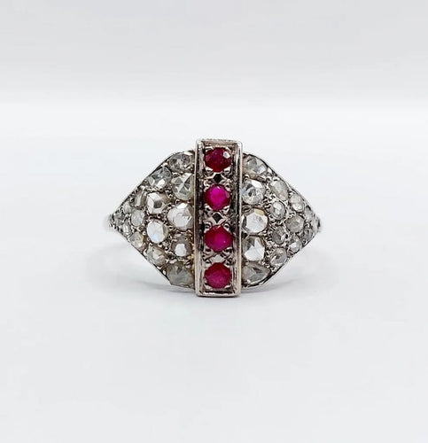 Bague 61 Bague dôme Art déco en or blanc 18k, rubis et diamants taille rose 58 Facettes A05805