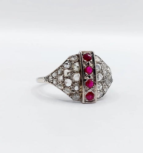Bague 61 Bague dôme Art déco en or blanc 18k, rubis et diamants taille rose 58 Facettes A05805