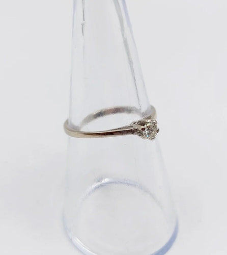 Bague 53.5 Bague solitaire vintage en or blanc 14k avec diamant 0,12 carat 58 Facettes A06195