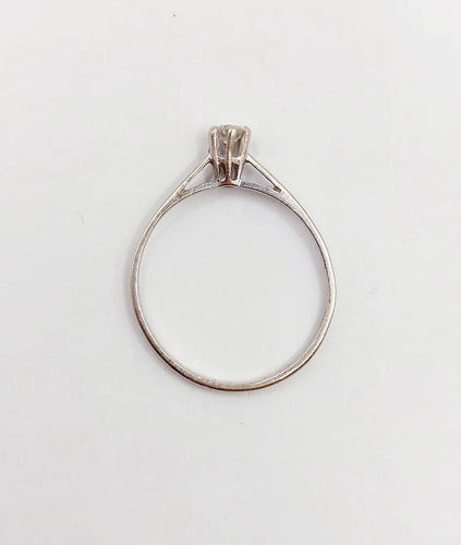 Bague 53.5 Bague solitaire vintage en or blanc 14k avec diamant 0,12 carat 58 Facettes A06195