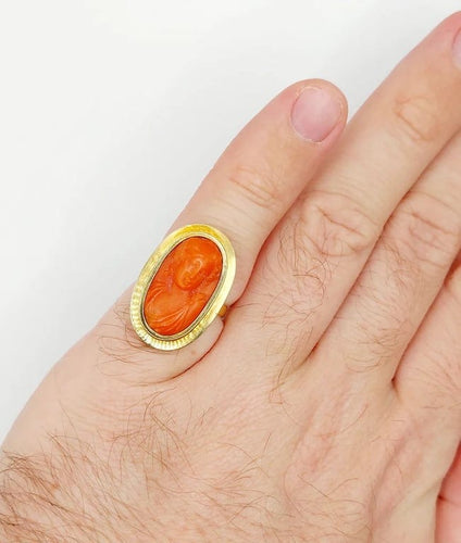 Bague 52 Bague cocktail style antique en or jaune 18k avec camée en corail 58 Facettes A06378