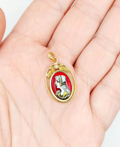 86a388b2-e52a-45c9-c7ad-e1a77855ab00