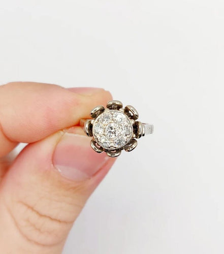 Bague 47.5 Bague fleur Art déco en or blanc 18k et diamants taille ancienne 58 Facettes A06391