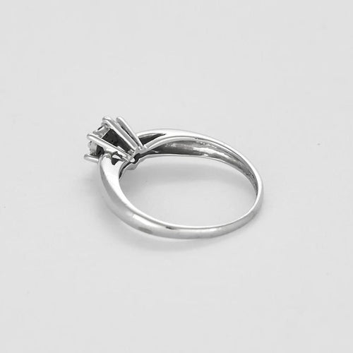 Bague 51 Illusion - Bague solitaire en or blanc 750/1000 et diamants 58 Facettes LP1463/
