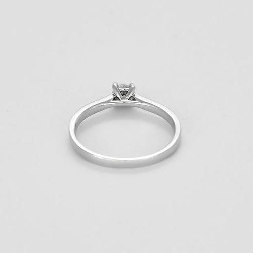 Bague 53.5 Bague solitaire en or blanc 750 et diamants 58 Facettes LP1383/