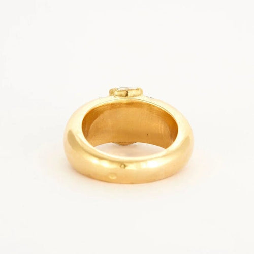 Bague 56 Bague en or jaune 750 sertie d’un saphir et diamants 58 Facettes LP457/10