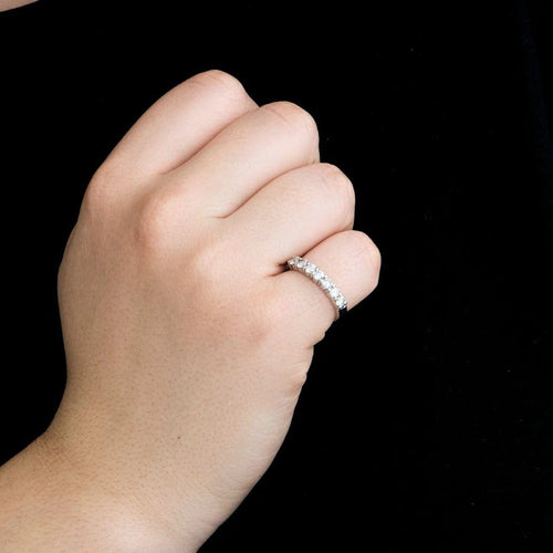 Bague 51.5 Alliance rivière - Bague en or blanc 750 sertie de diamants 58 Facettes LP1067/12