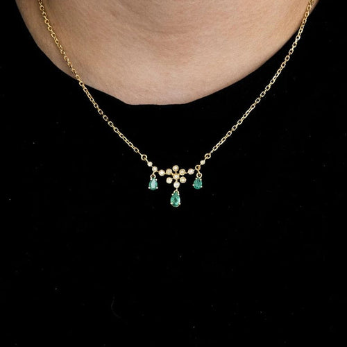 Collier Collier en or jaune 18 carats serti de diamants et émeraudes 58 Facettes LP1040/16