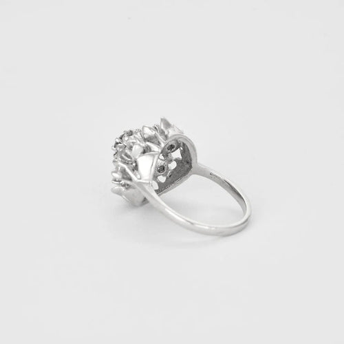 Bague 54 Bague fleur en or blanc 750 et diamants 58 Facettes LP1057/13