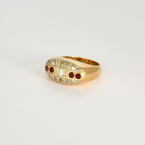 Bague 50 Bague Tank chevalière en or jaune 18K avec diamants et rubis 58 Facettes LP1126/12