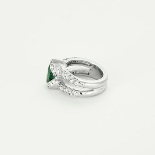 Bague 47 Esmeralda - Bague en or blanc 750, diamants et émeraude 58 Facettes LP1161