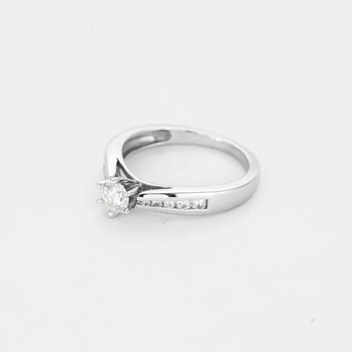 Bague 52.5 Bague solitaire en or blanc 18K et diamants 58 Facettes LP1250/BET