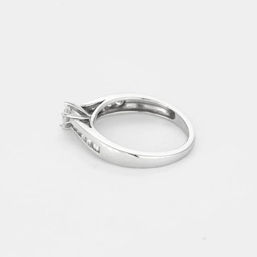 Bague 52.5 Bague solitaire en or blanc 18K et diamants 58 Facettes LP1250/BET