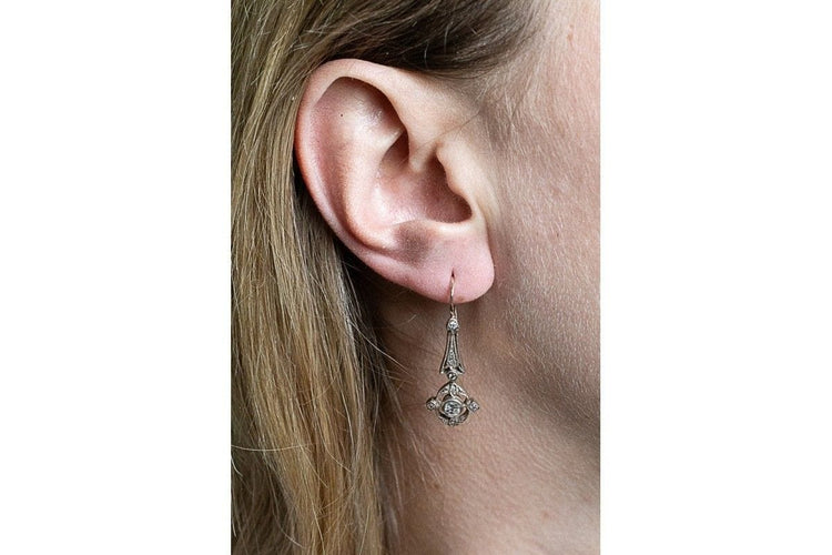Boucles d'oreilles Parure ancienne - Boucles d'oreilles et pendentif en or jaune et diamants 58 Facettes 9568A