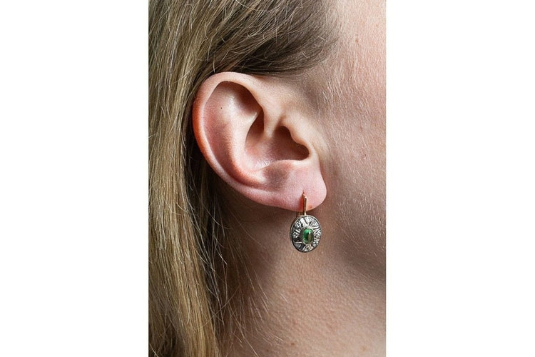 Boucles d'oreilles Boucles d'oreilles rosace anciennes en or 14 carats et tsavorites 58 Facettes 9715A
