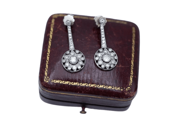 Boucles d'oreilles Boucles d’oreilles Art déco pendantes motif étoile en or jaune 18 ct et platine, diamants 58 Facettes 10723
