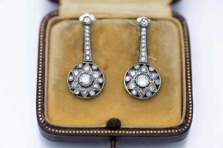 Boucles d'oreilles Boucles d’oreilles Art déco pendantes motif étoile en or jaune 18 ct et platine, diamants 58 Facettes 10723