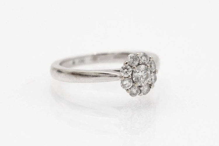Bague Bague fleur en or blanc 18 carats et diamants 58 Facettes 10322