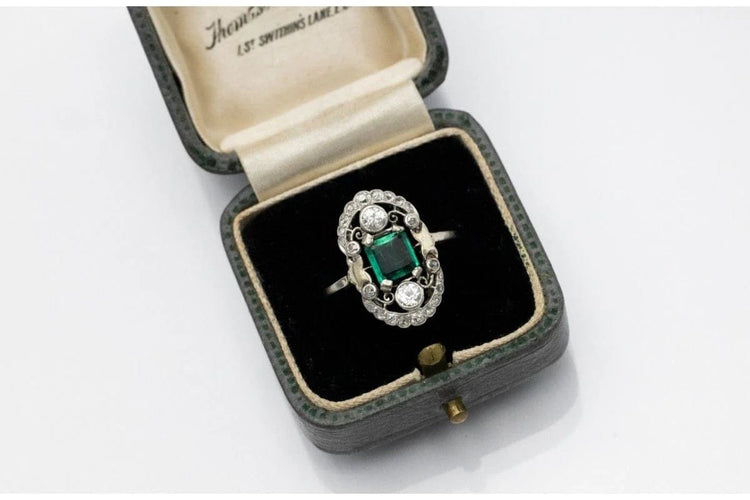 Bague 58 Bague Art déco en or blanc 18 carats avec diamants et émeraude 58 Facettes 10969